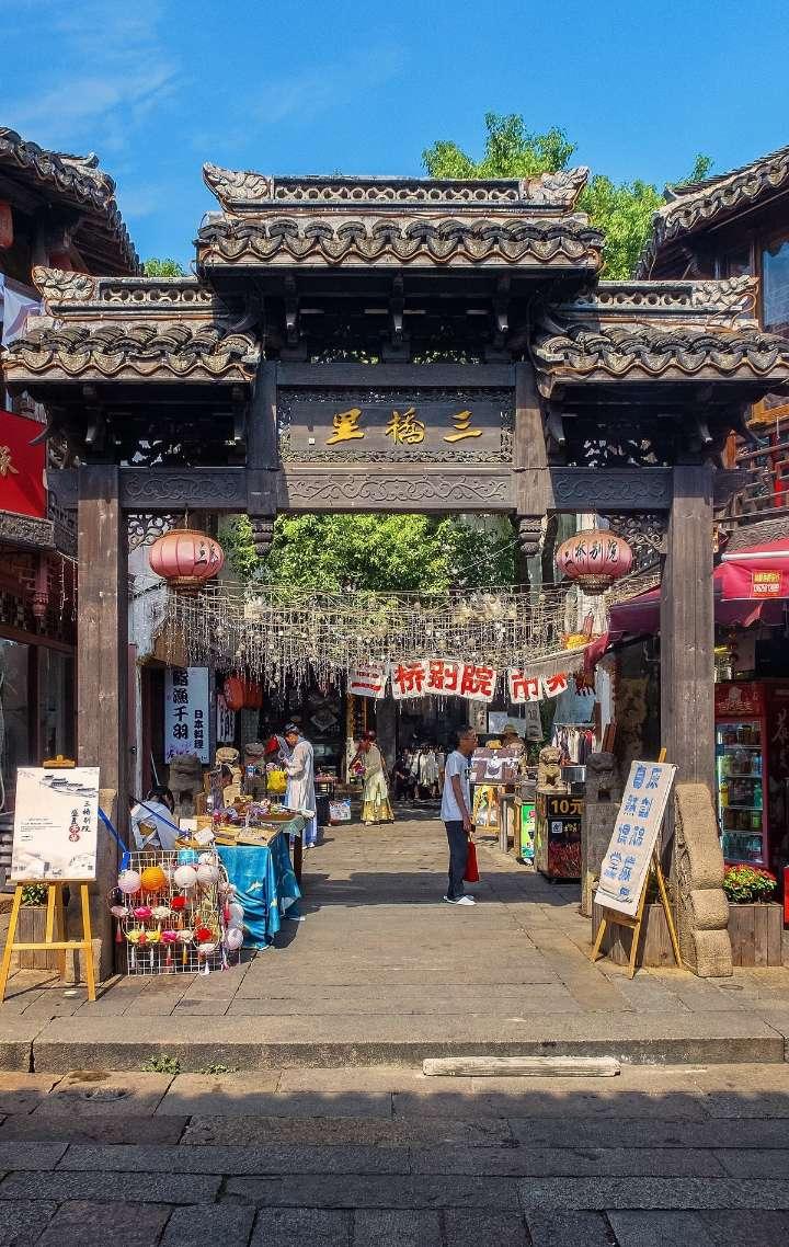 后腰的肌肉里有硬块而且痛是什么原因游戏画面